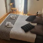 120 M² Duplex Coeur Historique Au Calme Apartamento