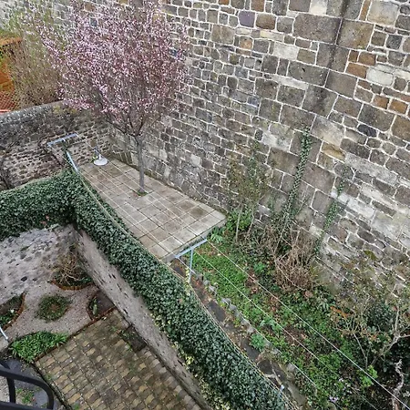 120 M² Duplex Coeur Historique Au Calme *