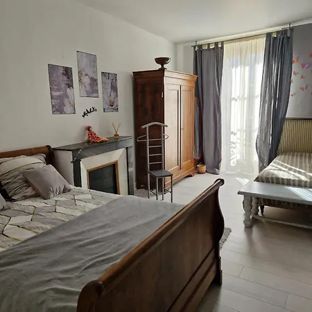 Апартаменты 120 M² Duplex Coeur Historique Au Calme Le Puy-en-Velay